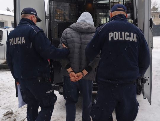 128 zatrzymanych w dwa dni. Kobieta chciała uciec przez okno [ZDJĘCIA]