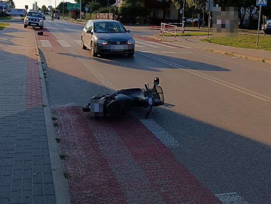 Włodawa. Zderzenie osobówki z motorowerem. Poszkodowany przewieziony do szpitala