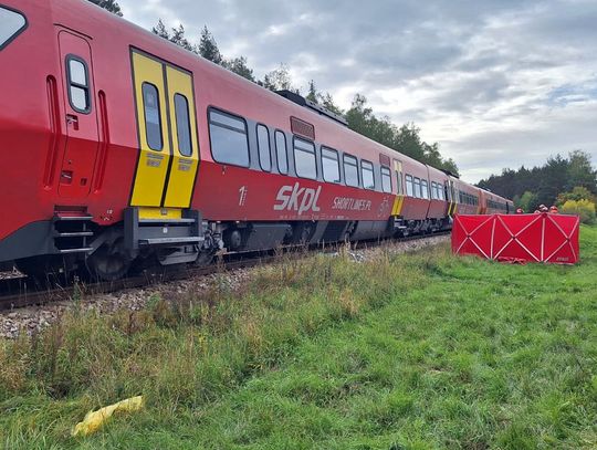 82-latek zginął pod pociągiem. Przechodził przez torowisko