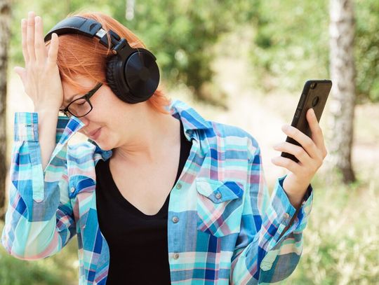 Z KRAJU. AI „rozebrało” nauczycielkę. Zmanipulowany wizerunek w sieci