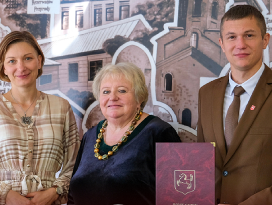 Od 1 października 2026 roku Anna Misiura pełni funkcję Sekretarza Gminy Wojsławice. Nowa sekretarz ma za sobą wieloletnią pracę w administracji samorządowej. Doświadczenie zdobywała m.in. w Urzędzie Miasta Chełm oraz Starostwie Powiatowym w Hrubieszowie.
