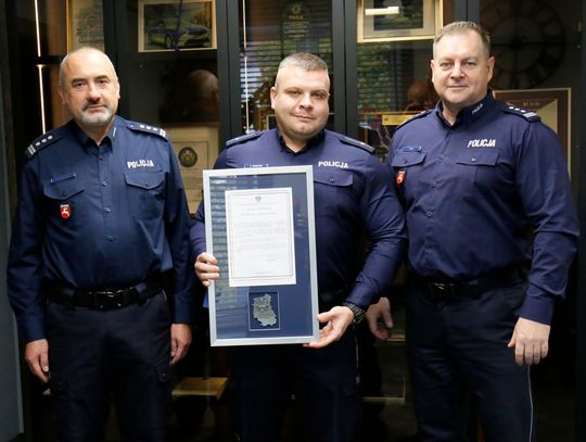 Artur Winiarski z KMP w Chełmie, najlepszy policjant dochodzeniowo-śledczy w kraju, zbiera gratulacje