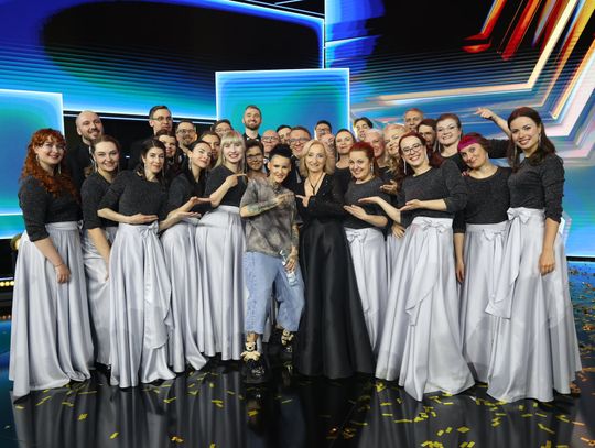 zdjęcie chóru luna plena z agnieszką chylińską