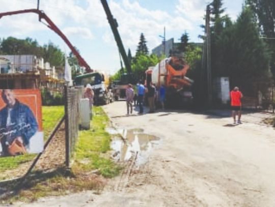 Betoniarka zmiażdżyła rękę budowlańca