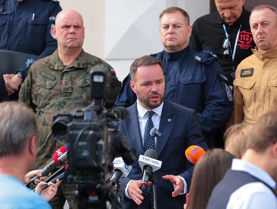 Briefing prasowy wojewody lubelskiego. Apelował o spokój i walkę z dezinformacją