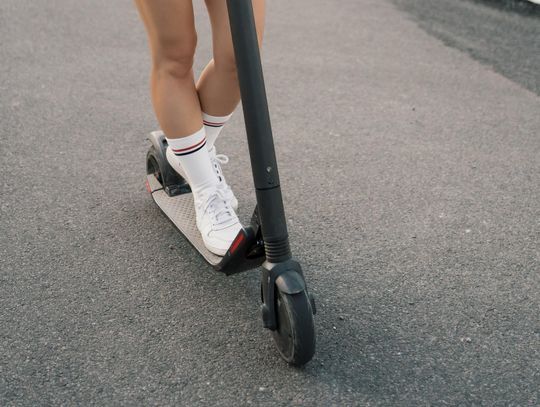 Chełm. 12-latka na hulajnodze zderzyła się z osobówką