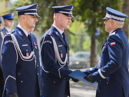 Chełm. Awanse dla 67 policjantów i 2 zastępców komendanta [ZDJĘCIA]