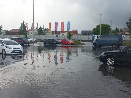 Chełm. Droga czy rzeka? Mieszkańcy pytali, jak przepłynąć Rejowiecką? [FILM]