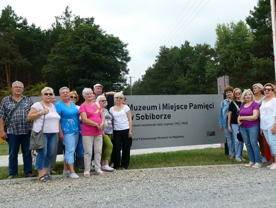 Chełm. Emeryci oddali hołd ofiarom Sobiboru