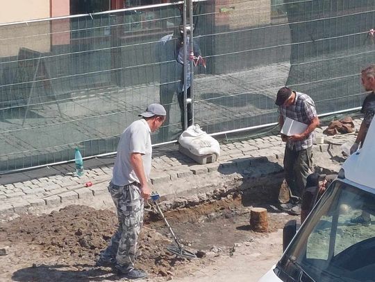 Chełm. Imponujące odkrycia na Placu Łuczkowskiego. Archeolodzy są zmęczeni, ale zadowoleni...