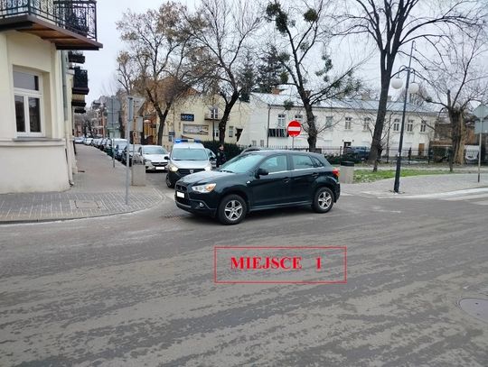 Chełm: Kolejne blokady aut i mistrzowie parkowania - strażnicy miejscy wyłonili zwycięzców! [ZDJĘCIA]