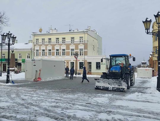 Chełm. Lodowisko na placu Łuczkowskiego już niebawem otwarte