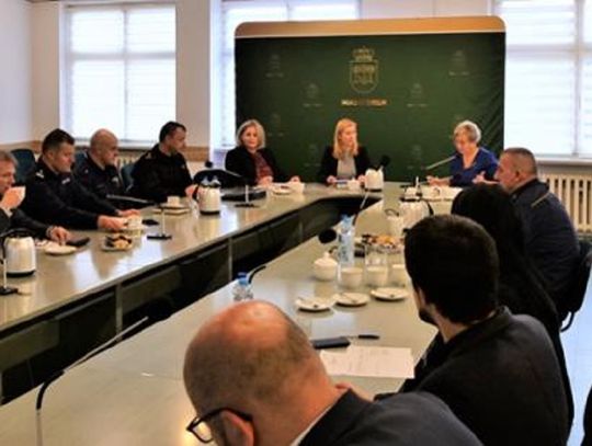 Chełm: Na komisji bezpieczeństwa o pomocy uchodźcom z Ukrainy. Nadal potrzebna!