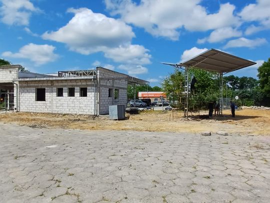 Chełm. Powstaje miejska stacja paliw. Sprawdzamy, jak przebiegają prace [ZDJĘCIA]