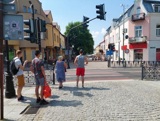 Chełm. Ostrożnie na przejściu przed deptakiem! Nie działa przycisk świateł!