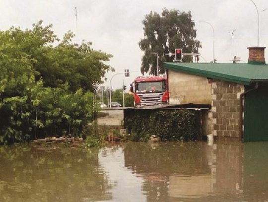 Chełm: Podtopiła domy, powaliła drzewa