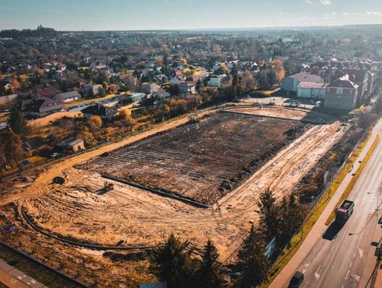 Chełm. Prace nad budową stadionu lekkoatletycznego postępują. Zobacz, w jakim tempie?