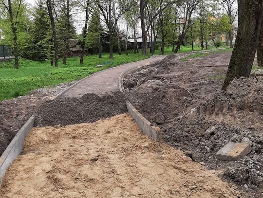 Chełm: Prace w Parku Miejskim trwają. Niektórzy mają do nich zastrzeżenia...
