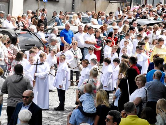 Chełm. Procesja przeszła ulicami miasta [DUŻO ZDJĘĆ + FILM]