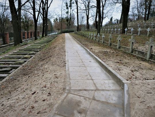 Chełm: Rewitalizacja cmentarza wojennego już na finiszu