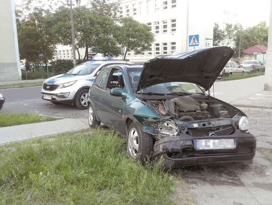Chełm: Rozbił samochód i uciekł, szuka go policja