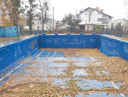 Chełm: Sklep w basenie? Chełm: Sklep w basenie?