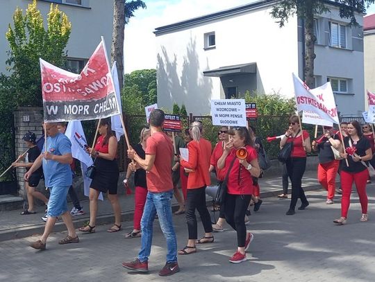 Chełm. Strajk ostrzegawczy pracowników MOPR