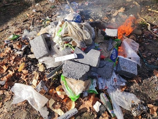 Chełm: 500 zł za palenie śmieci! Wysoki mandat od miejskich strażników