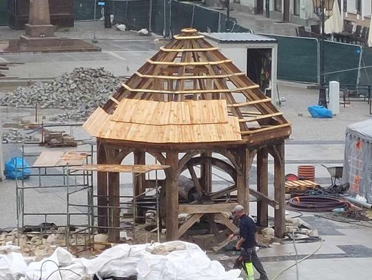 Chełm. Studnia na Placu Łuczkowskiego niebawem będzie miała dach [ZDJĘCIA]