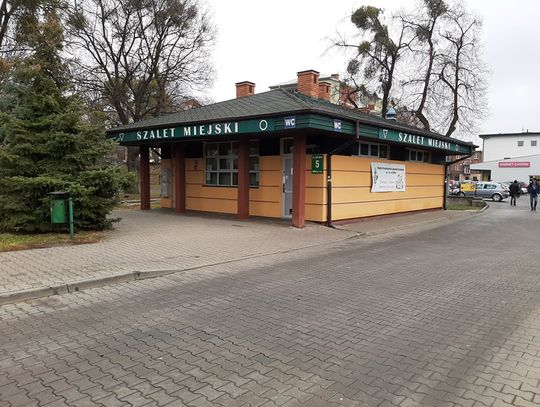 Chełm: Szalet miejski połyka kasę