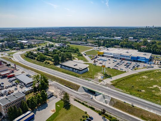 Chełm. TIR-y skracają drogę i niszczą nawierzchnię