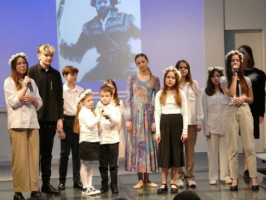 Chełm: W rocznicę śmierci Longina Jana Okonia. Piękny koncert literacko-muzyczny w ChBP [ZDJĘCIA]