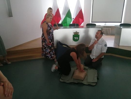 Chełm. Urzędnicy już potrafią udzielać pierwszej pomocy [ZDJĘCIA]