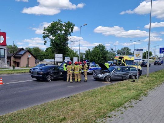 Chełm. Zderzenie osobówek na alei Armii Krajowej [ZDJĘCIA]