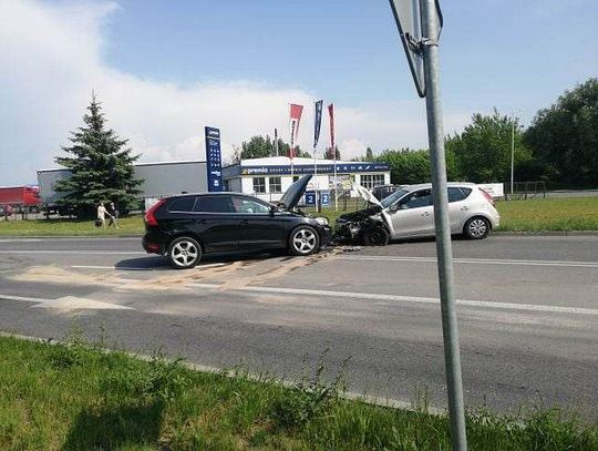 Chełm. Zderzenie osobówek na alei Przyjaźni. Spore utrudnienia w ruchu