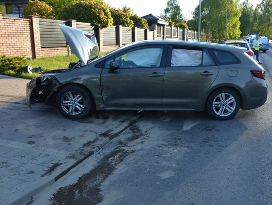 Chełm. Zderzyli się przy wyprzedzaniu. Trzy osoby w szpitalu