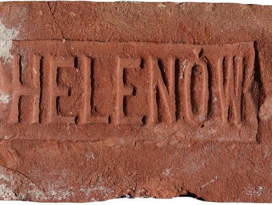 Chełm. Znaleźli zabytkową cegłę. Trafi na wystawę o Dyrekcji!