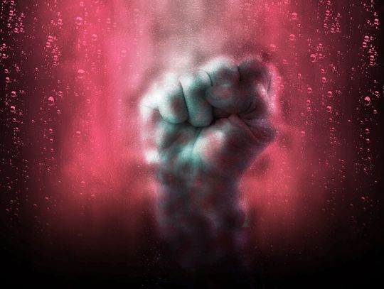 Chełm: Zwabił przed dom i pobił