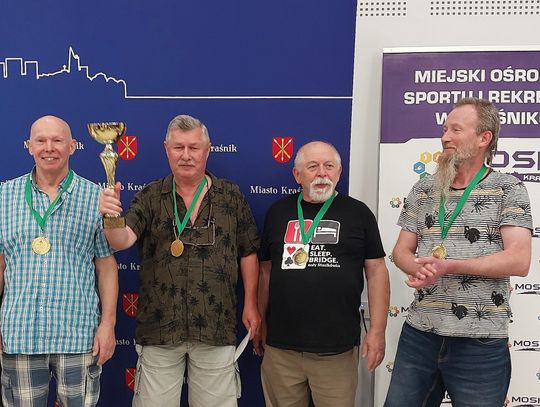 Chełmianie z medalami w Kraśniku. Sukcesy brydżystów seniorów