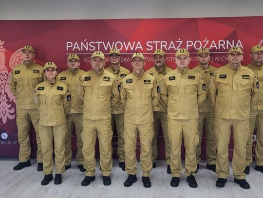 Chełmscy strażacy mają nowe umundurowanie. Zobaczcie, jak się prezentują...