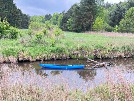 Chwile grozy na szkolnej wycieczce. Chłopcy zagubili się na spływie kajakowym