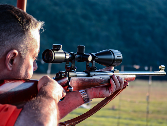 Coraz więcej Polaków chce mieć własną broń