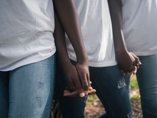 Coraz więcej przestępstw z nienawiści. Polacy pełni uprzedzeń