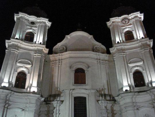 Czakram przy kościele