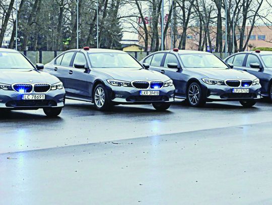 Czarne BMW dla chełmskich policjantów