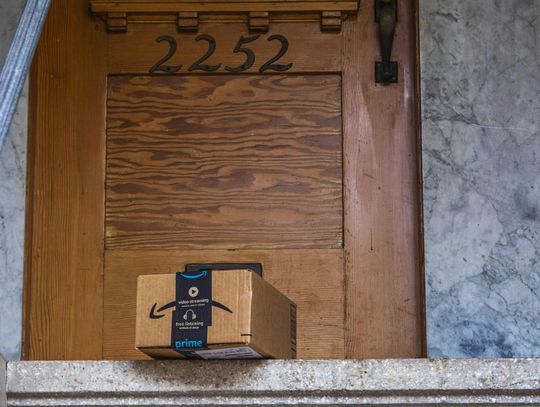 Czy nowoczesne drzwi do mieszkania w Łodzi zwiększają wartość nieruchomości?