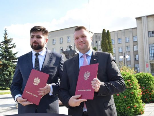 Czyj jest ten gmach?