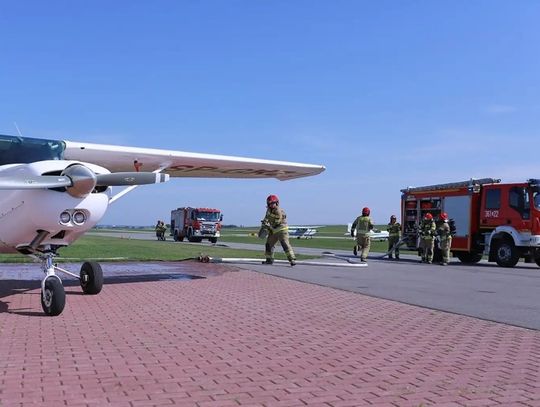 Depułtycze Królewskie. Chwile grozy na lotnisku. Cessna lądowała bez podwozia [FILM]