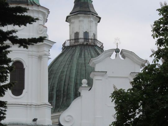 Dlaczego dach bazyliki stanął w ogniu? | Super Tydzień