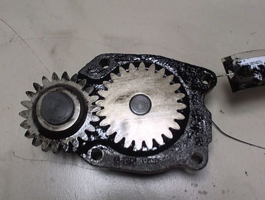 Dlaczego samochód potrzebuje pompy oleju?